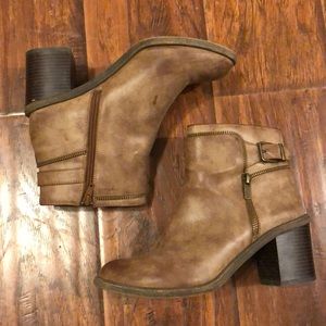 Gianni Bini Taupe Booties